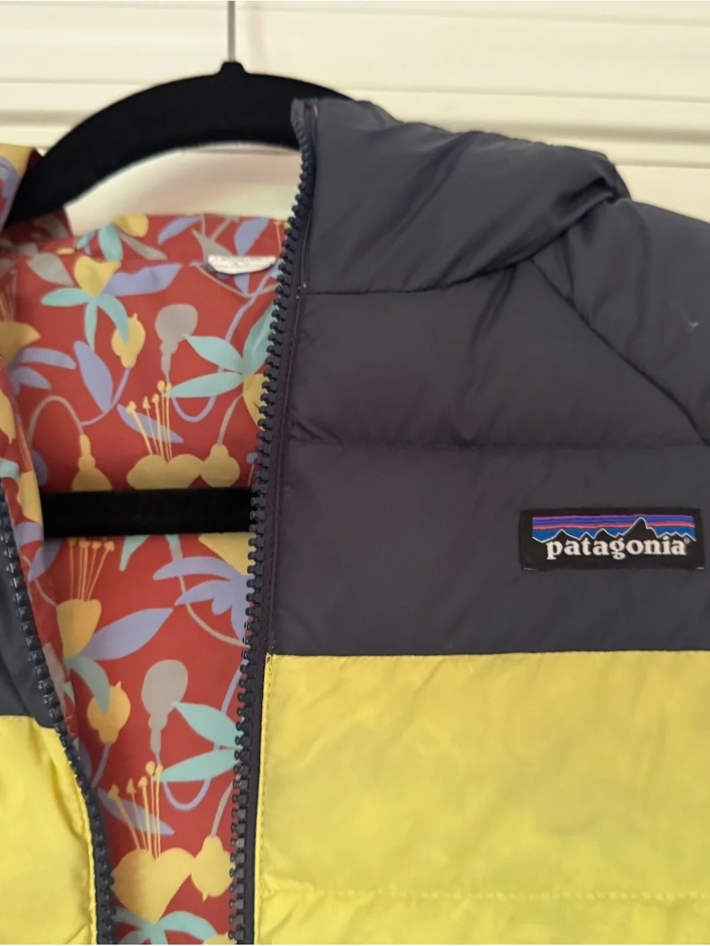 Patagonia Navy Yellow & Light Blue Reversible Hooded Down Sweater Boys XL 14